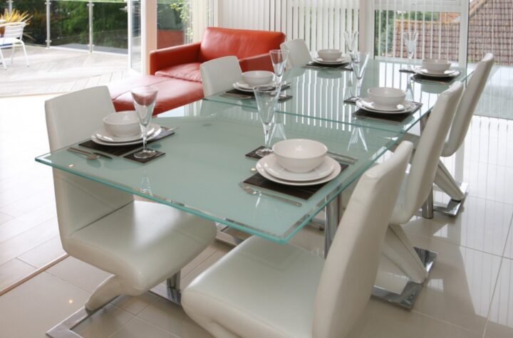 How To Choose A Perfect Dining Table